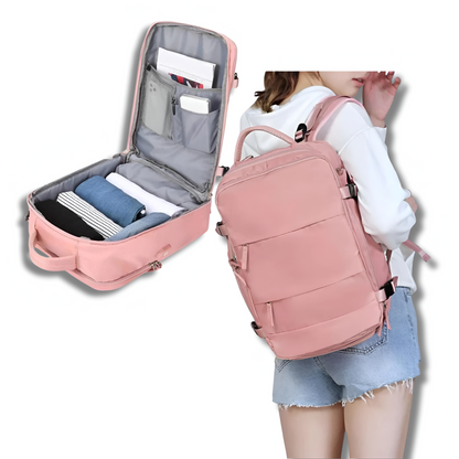 Practical travel bag with built-in USB socket