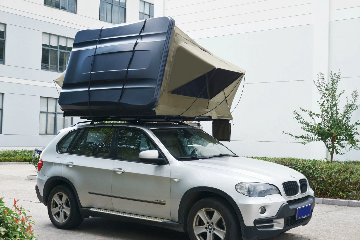 Compact 3-Person Roof Tent for Car