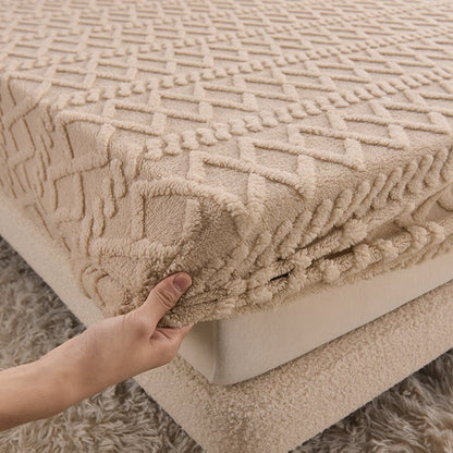 Elegant and Breathable Bed Cover with Free Pillowcases